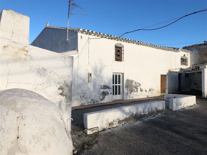 Image No.18-3 Bed Property for sale