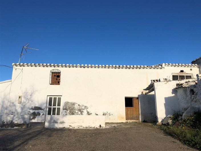 Image No.19-3 Bed Property for sale