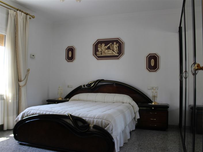 Image No.3-7 Bed Villa for sale
