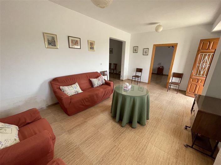 Image No.9-3 Bed Property for sale