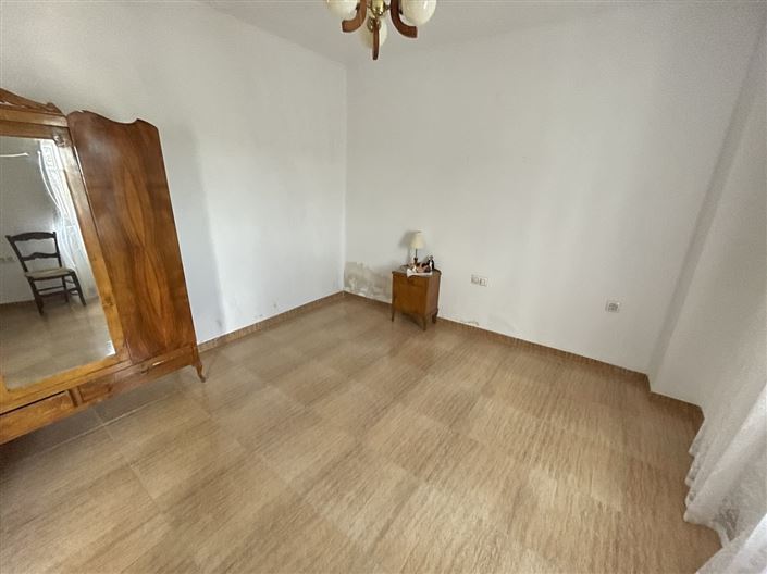 Image No.13-3 Bed Property for sale