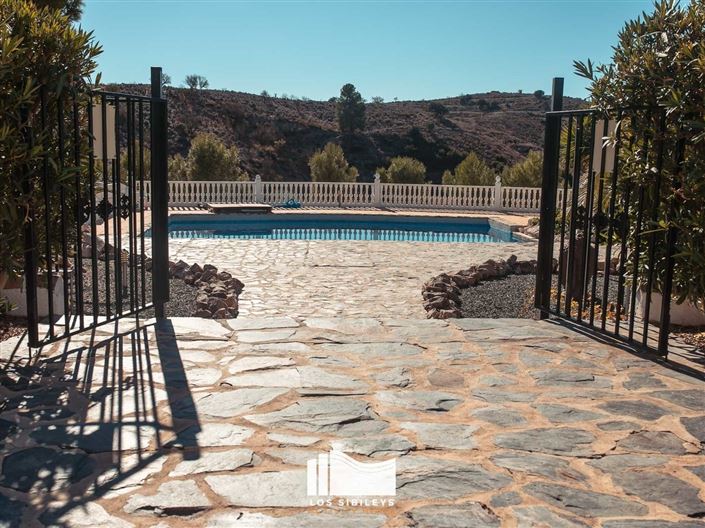 Image No.24-6 Bed Commercial for sale