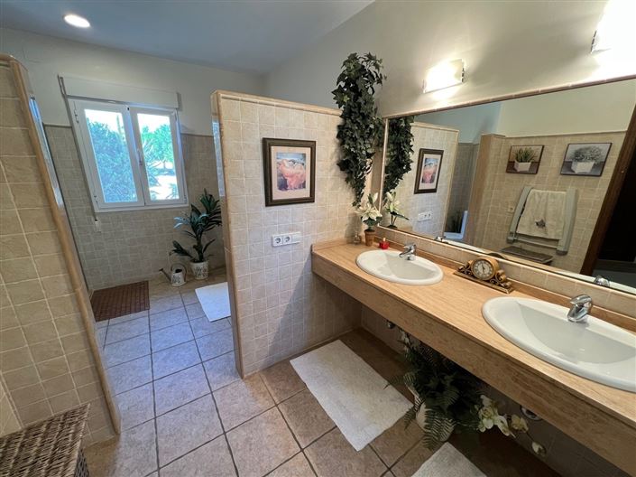 Image No.15-4 Bed Villa for sale