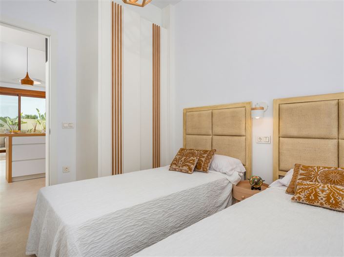 Image No.11-3 Bed Villa for sale