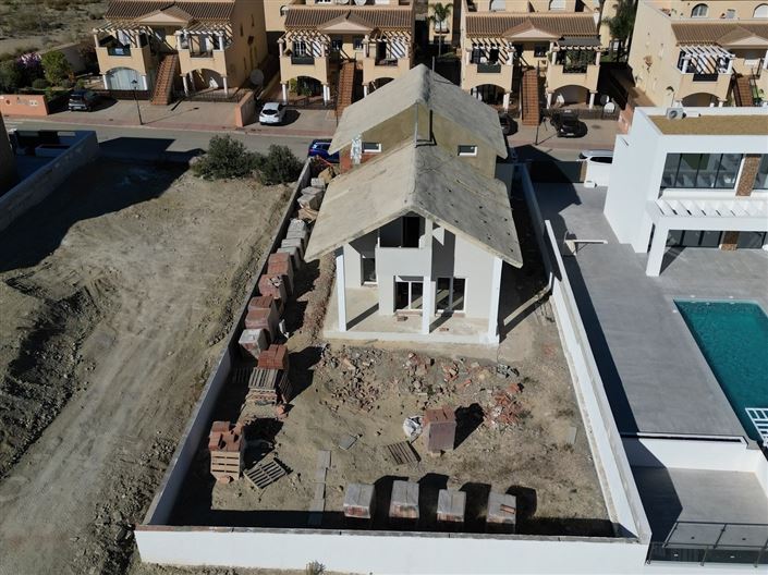 Image No.2-4 Bed Villa for sale