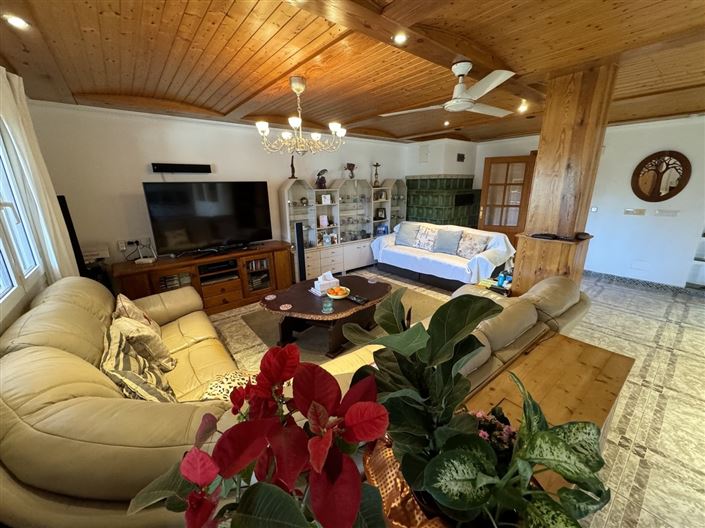 Image No.6-10 Bed Villa for sale