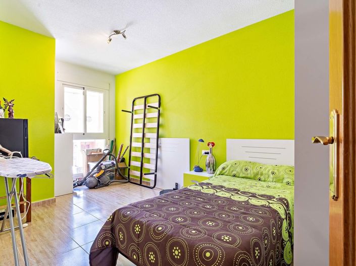 Image No.16-4 Bed Property for sale