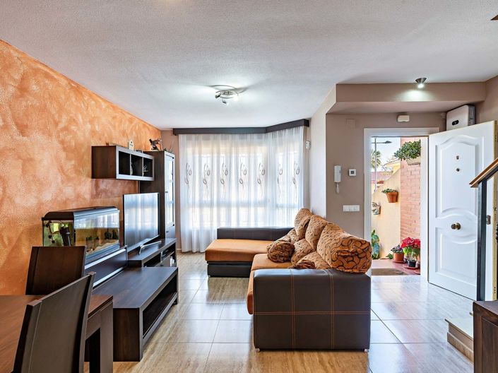 Image No.2-4 Bed Property for sale