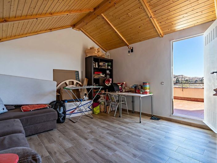 Image No.22-4 Bed Property for sale