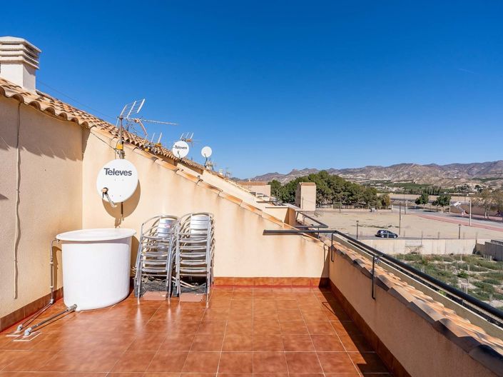 Image No.25-4 Bed Property for sale