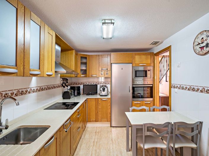 Image No.7-4 Bed Property for sale