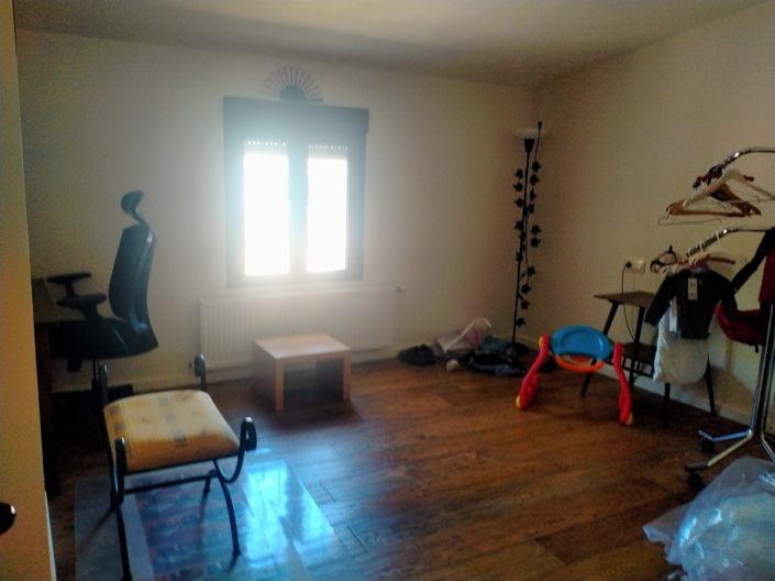 Image No.18-7 Bed Property for sale