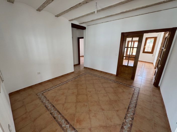 Image No.11-4 Bed Villa for sale