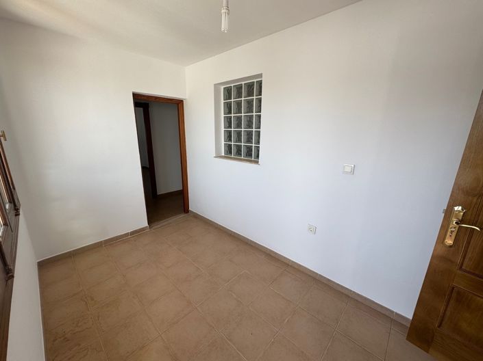 Image No.19-4 Bed Villa for sale