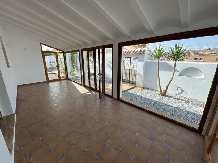 Image No.4-4 Bed Villa for sale