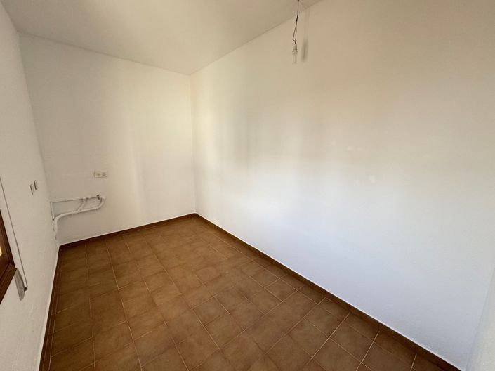 Image No.10-4 Bed Villa for sale