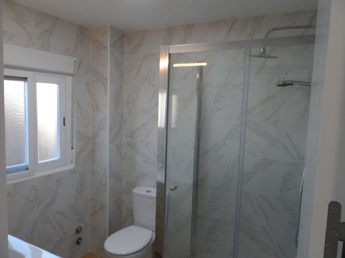 Image No.11-9 Bed Property for sale