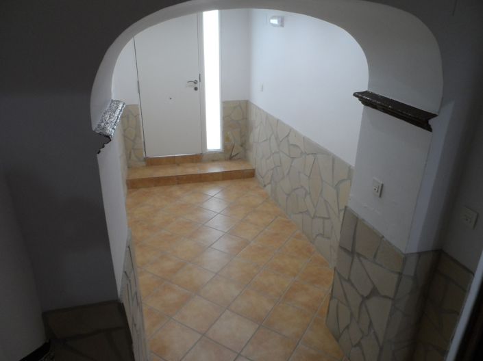 Image No.6-9 Bed Property for sale