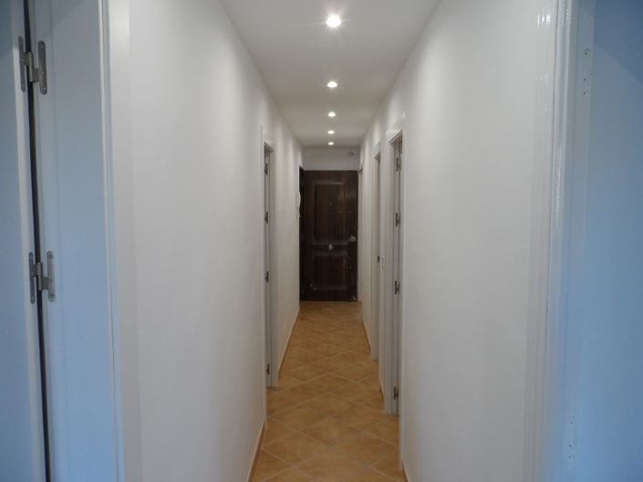 Image No.7-9 Bed Property for sale