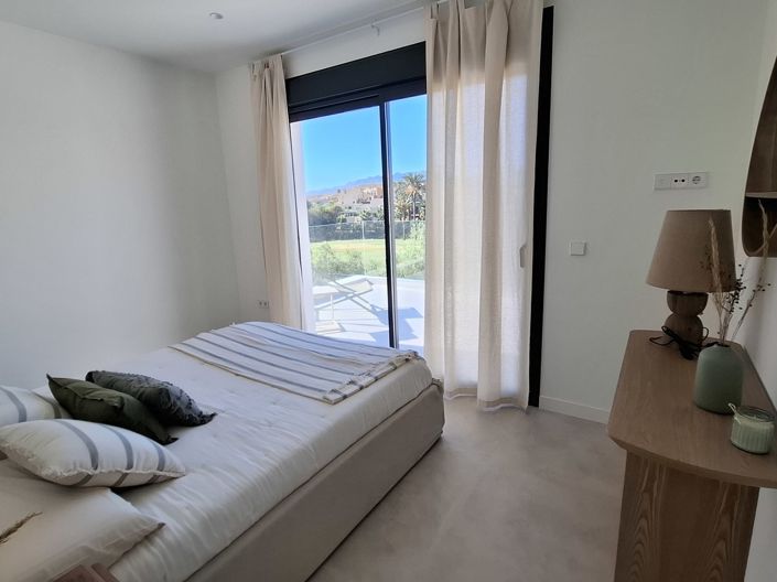 Image No.17-3 Bed Property for sale