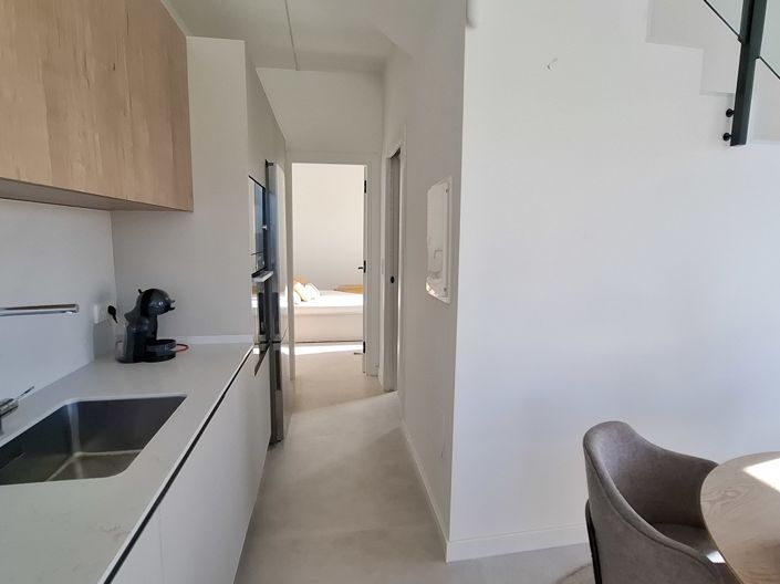 Image No.8-3 Bed Property for sale