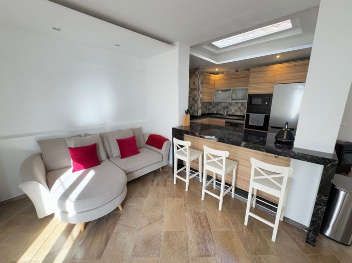 Image No.12-3 Bed Property for sale