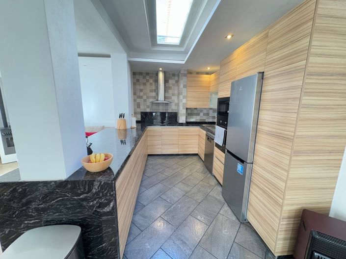 Image No.15-3 Bed Property for sale