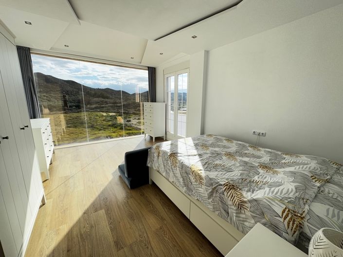 Image No.21-3 Bed Property for sale