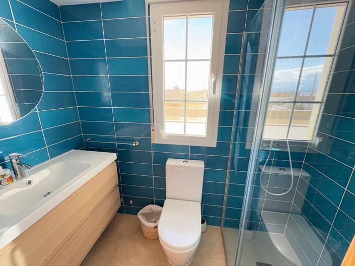 Image No.23-3 Bed Property for sale