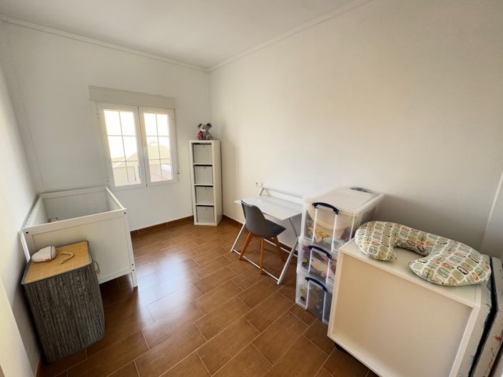 Image No.27-3 Bed Property for sale