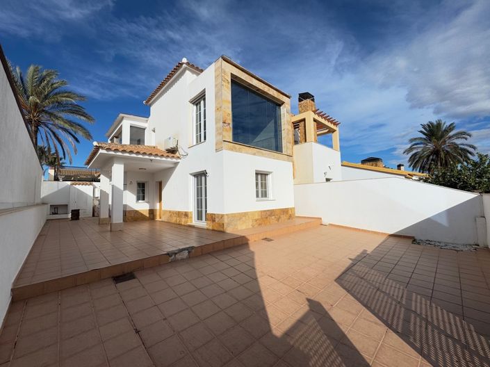 Image No.30-3 Bed Property for sale