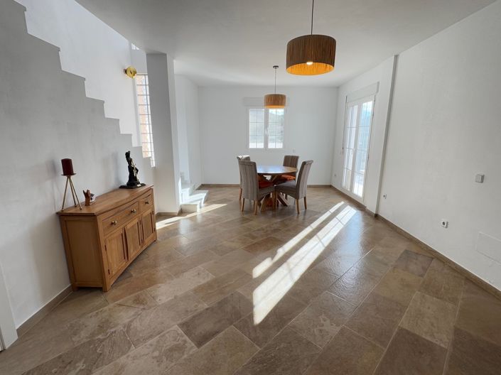 Image No.7-3 Bed Property for sale