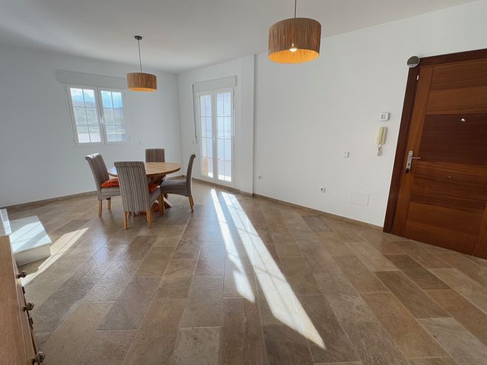 Image No.8-3 Bed Property for sale