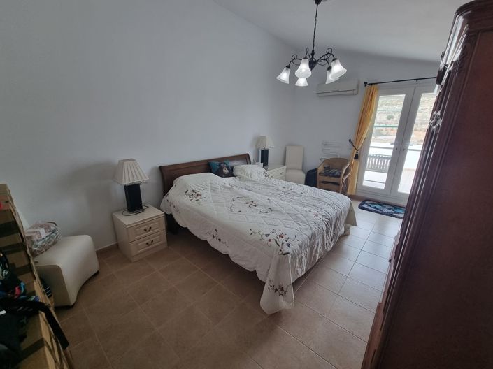 Image No.14-3 Bed Property for sale