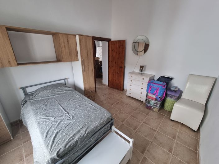 Image No.18-3 Bed Property for sale