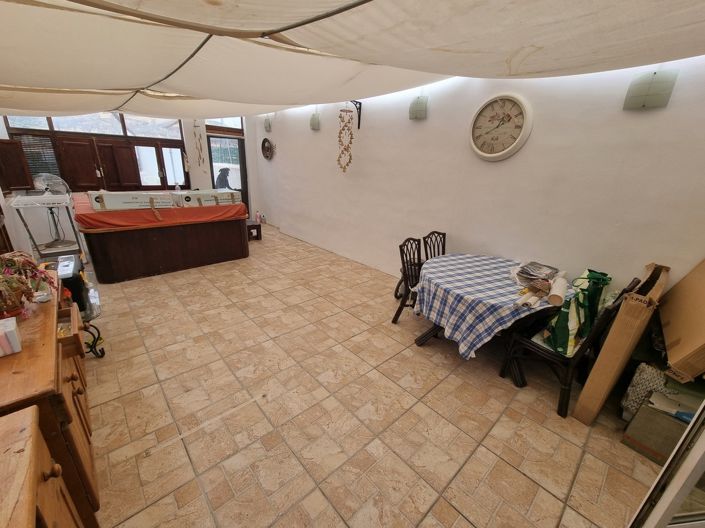 Image No.21-3 Bed Property for sale