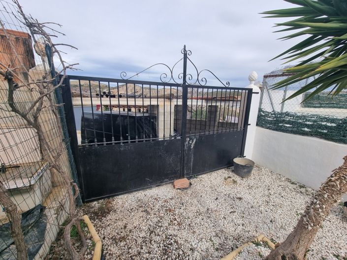 Image No.24-3 Bed Property for sale