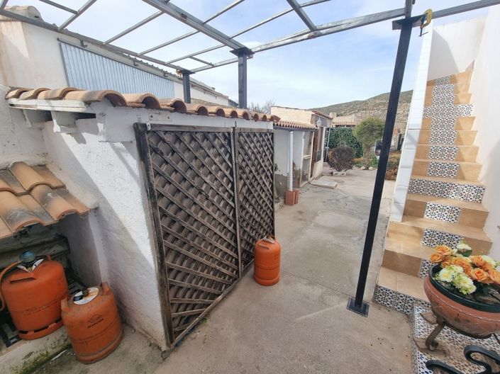 Image No.25-3 Bed Property for sale