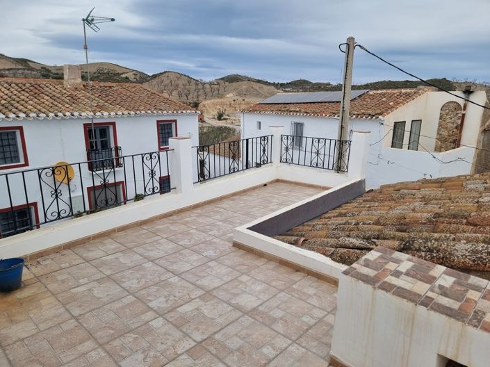 Image No.4-3 Bed Property for sale