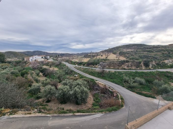 Image No.26-3 Bed Property for sale