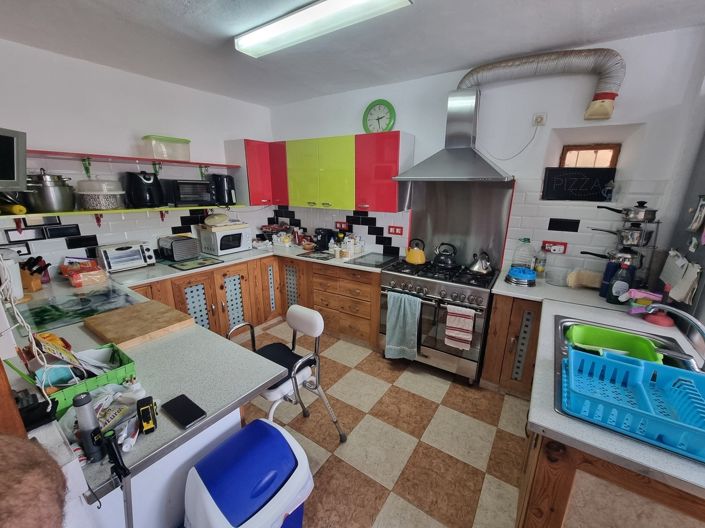 Image No.10-3 Bed Property for sale