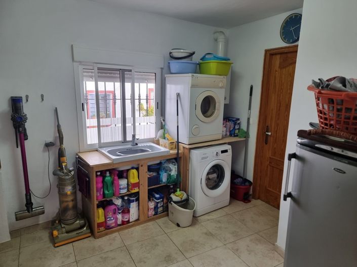 Image No.13-3 Bed Property for sale