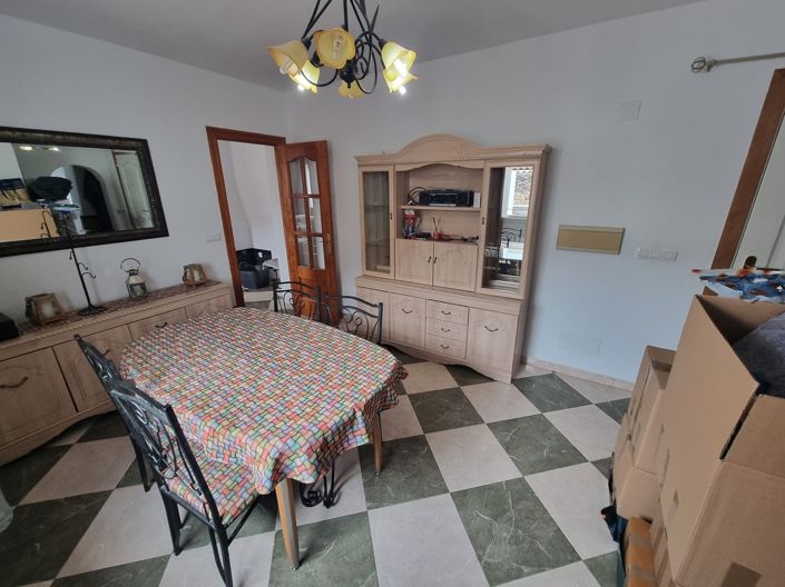 Image No.6-3 Bed Property for sale