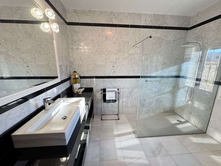 Image No.11-4 Bed Villa for sale