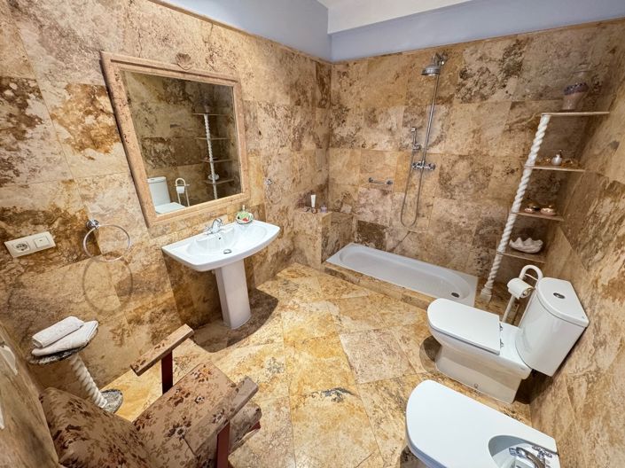 Image No.20-4 Bed Villa for sale