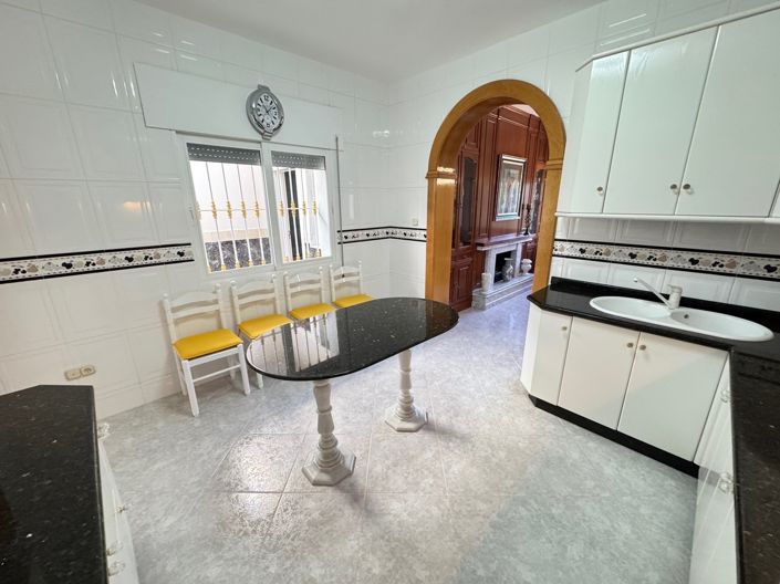 Image No.7-4 Bed Villa for sale