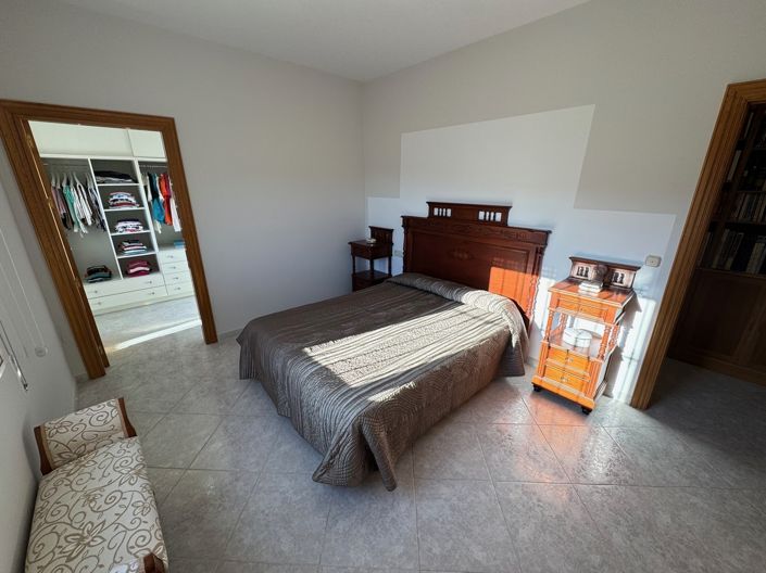 Image No.9-4 Bed Villa for sale