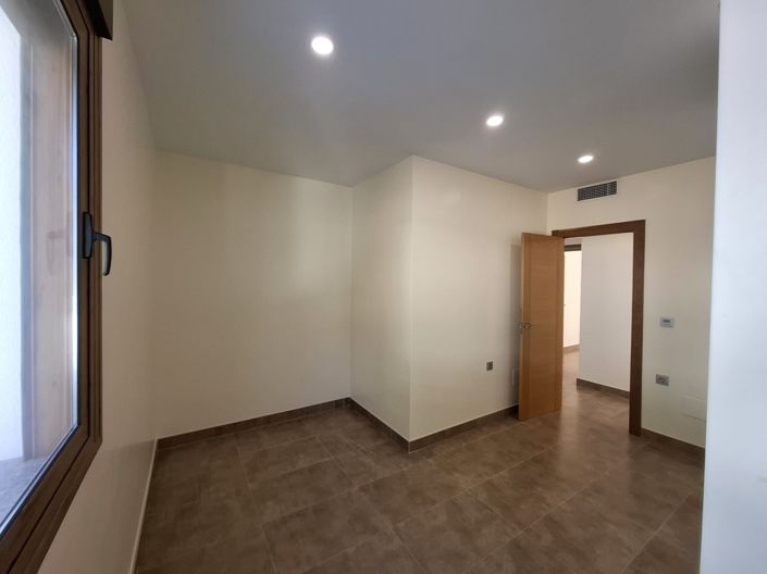 Image No.21-5 Bed Villa for sale