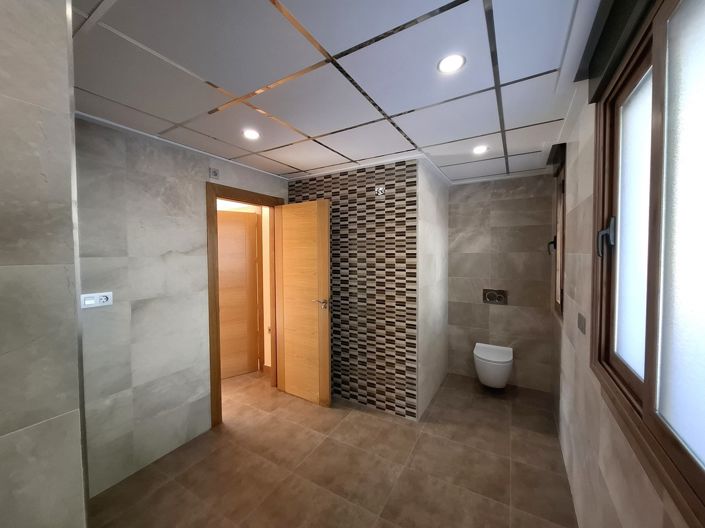 Image No.28-5 Bed Villa for sale