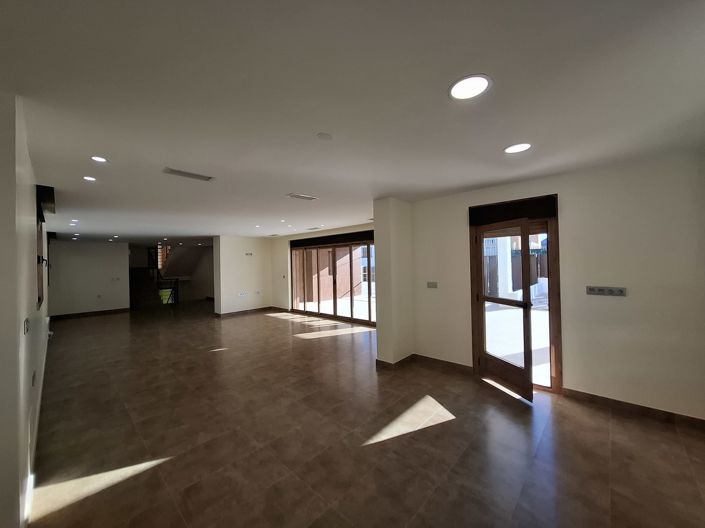 Image No.6-5 Bed Villa for sale